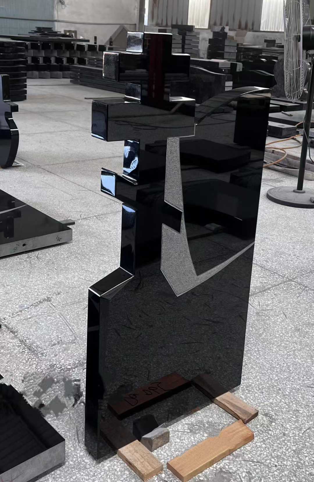 Синъянь Креативная геометрическая черная надгробная плита